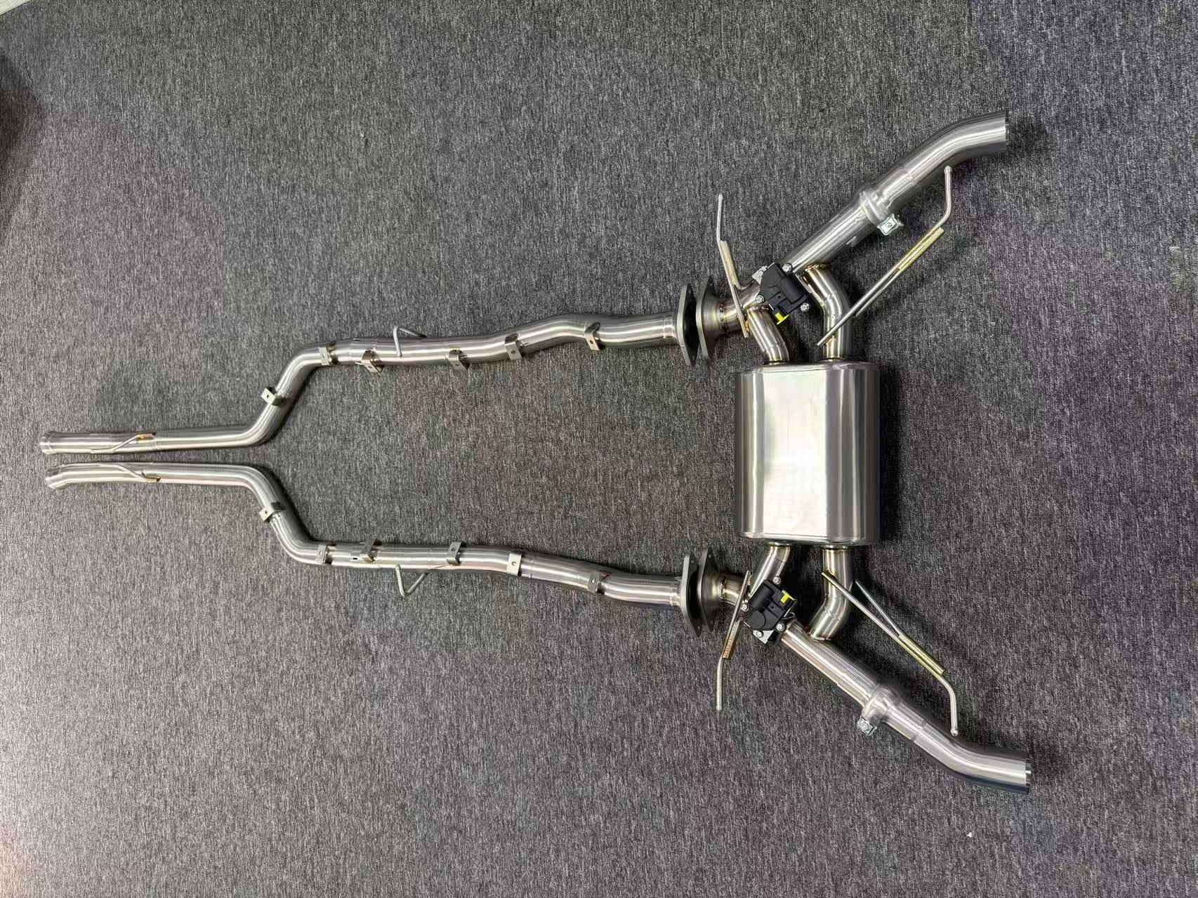 Aston Martin DB9 Valvetronic Exhaust