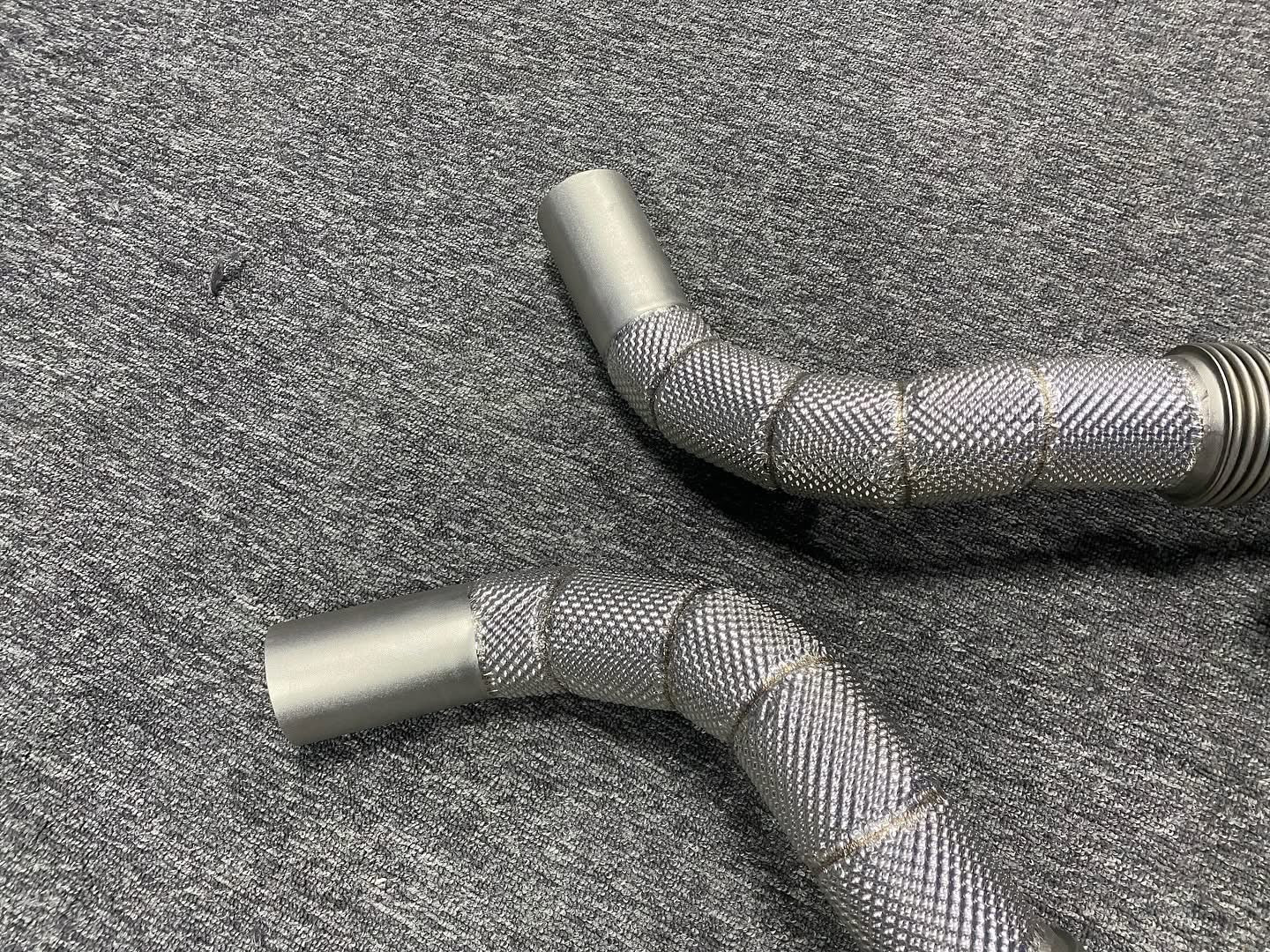 BMW M550i/750i/M850i N63 Performance Downpipes