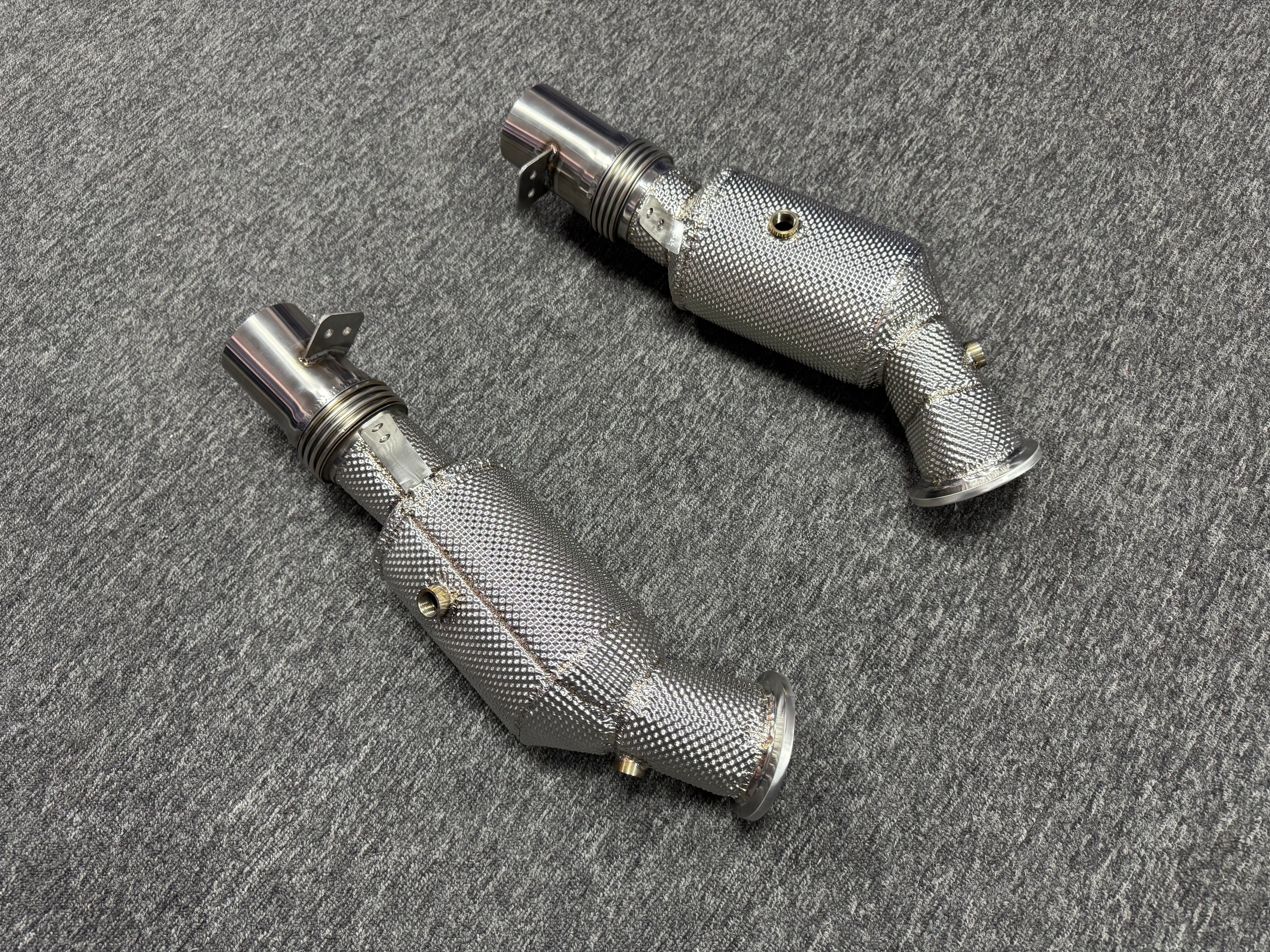 BMW G12 M760i 6.6T V12 Performance Downpipes