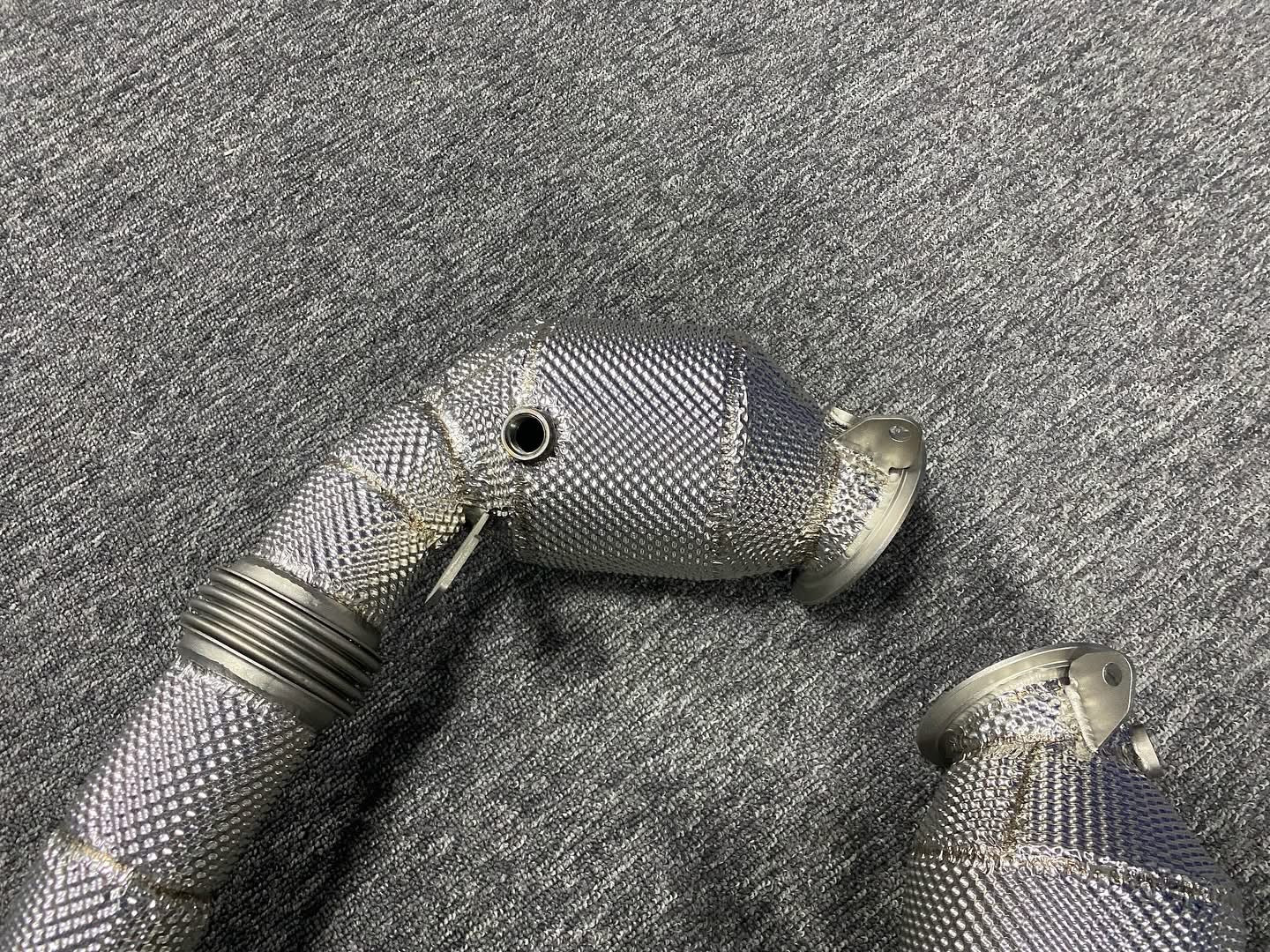 BMW M550i/750i/M850i N63 Performance Downpipes