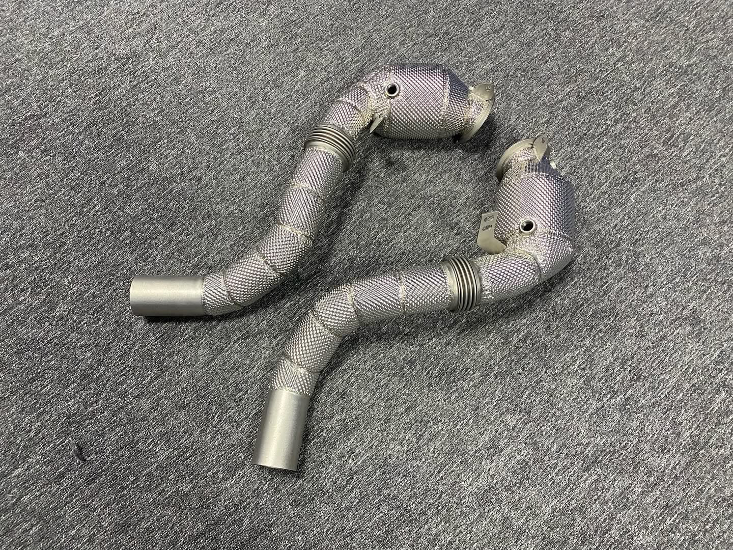 BMW M550i/750i/M850i N63 Performance Downpipes